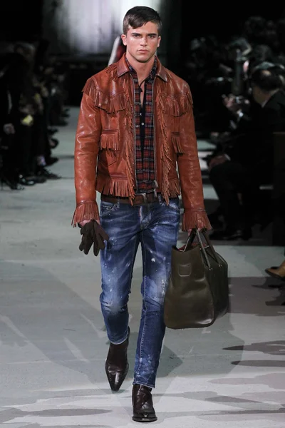 Look 14